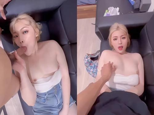 Sugar Baby succhia il cazzo per compiacere Sugar Daddy Sugar Baby succhia il cazzo per compiacere Sugar Daddy