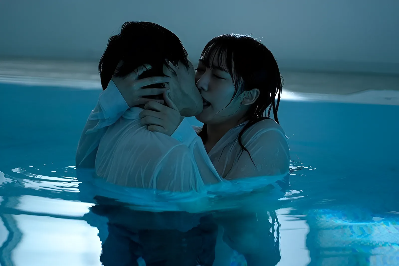 HMN-452 Painitin ang iyong katawan kasama ang pangulo ng klase sa swimming pool