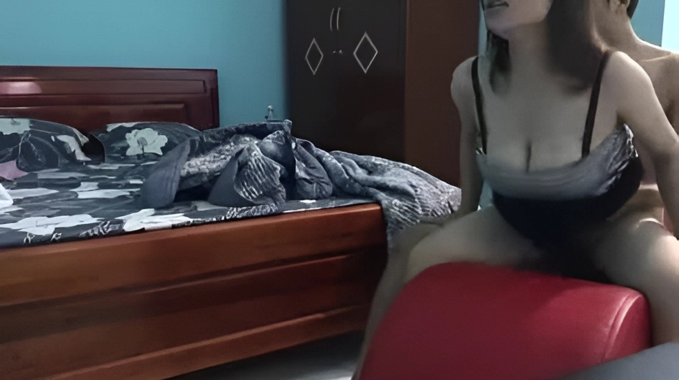 통통한 자기는 사랑 좌석을 좋아합니다.
