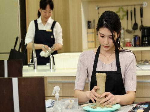 Phải lòng em hàng xóm mới cưới Phải lòng em hàng xóm mới cưới