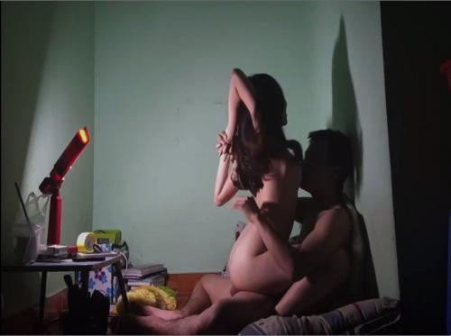 Belajar dalam talian di rumah dengan kekasih anda Belajar dalam talian di rumah dengan kekasih anda