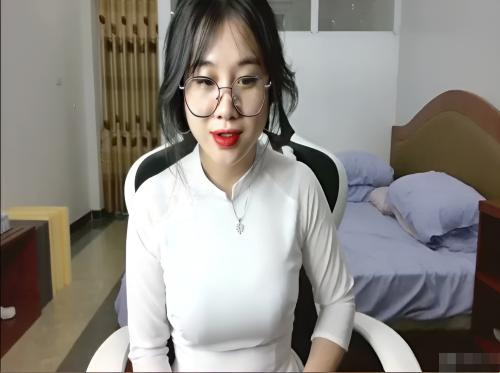 ฉันฝึกช่วยตัวเองด้วยแว่นตาและอ่าวได... ฉันฝึกช่วยตัวเองด้วยแว่นตาและอ่าวได...